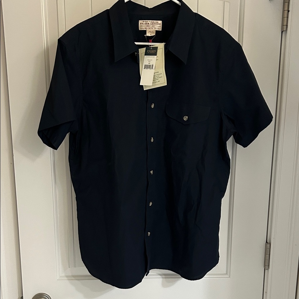 Filson NWT - Men's Navy Short Sleeve Button Down Shirt